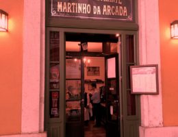 O café onde Pessoa parava volta às tertúlias aos 235 anos… 76