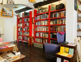 Na Livraria Poesia Incompleta 70