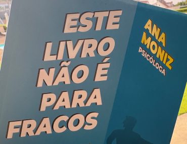 Este livro não é para fracos, Ana Moniz Este livro não é para fracos, Ana Moniz 74
